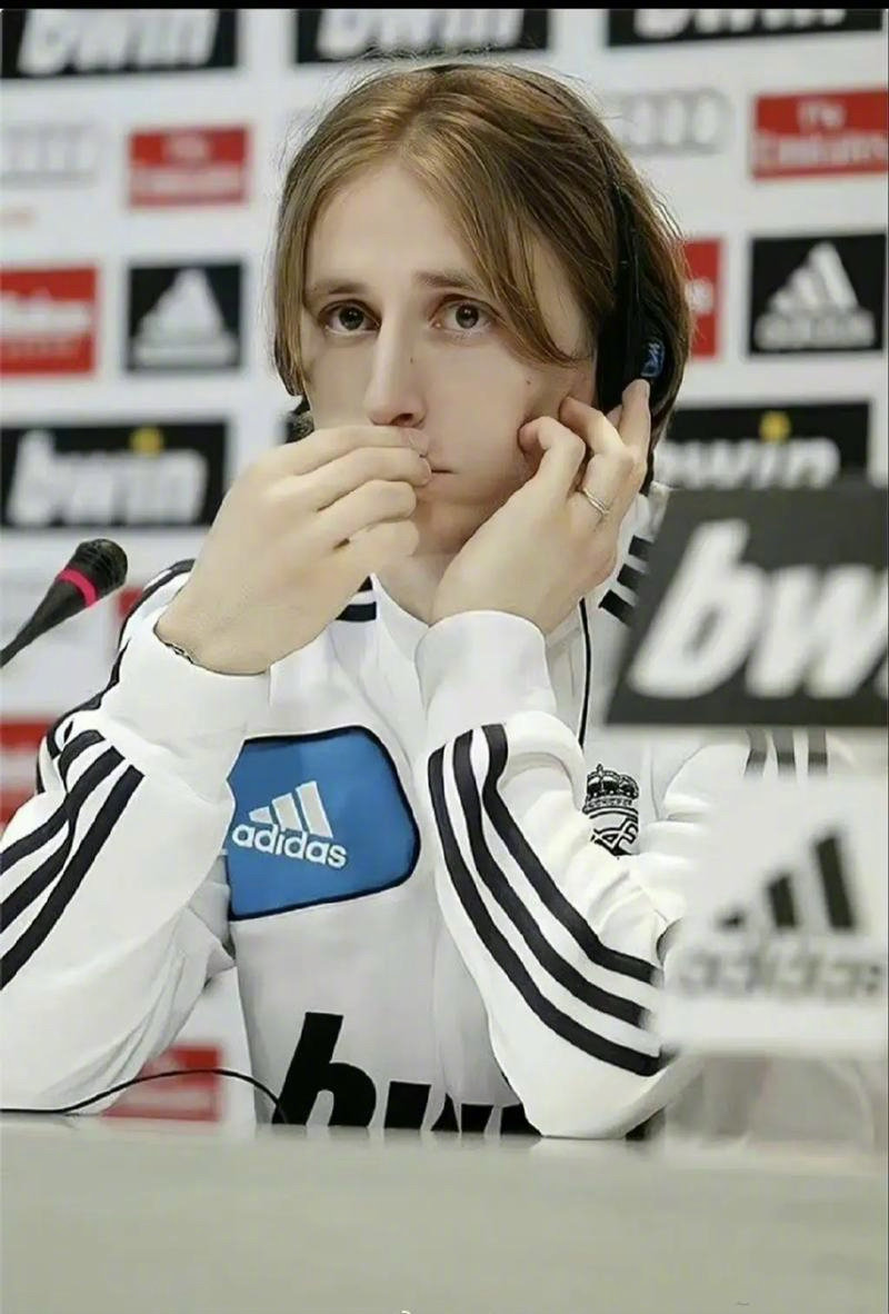 NBA：湖人加时不敌掘金 詹姆斯空砍准三双