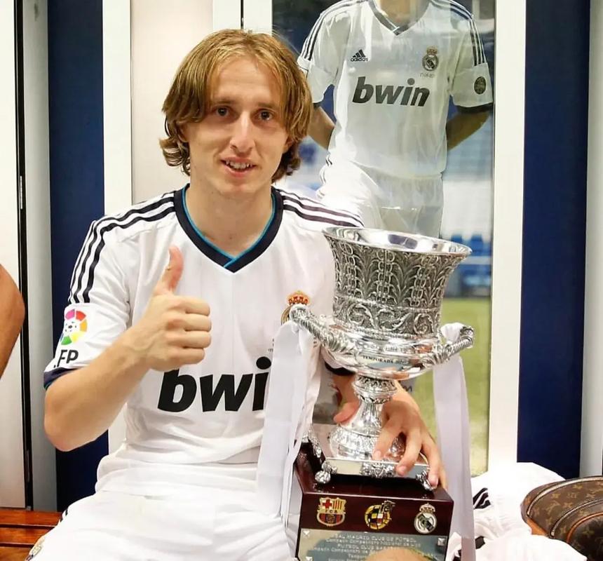 门将精彩救险，引领球队渡过危机